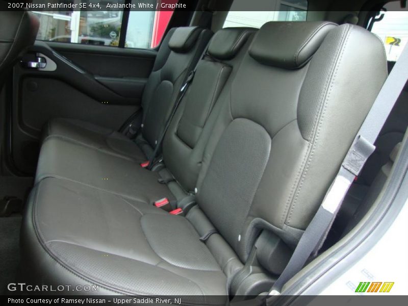 Avalanche White / Graphite 2007 Nissan Pathfinder SE 4x4