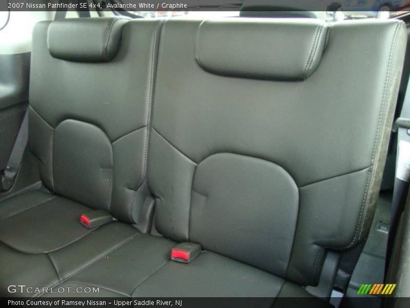 Avalanche White / Graphite 2007 Nissan Pathfinder SE 4x4