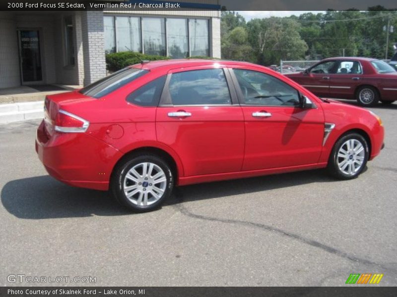 Vermillion Red / Charcoal Black 2008 Ford Focus SE Sedan