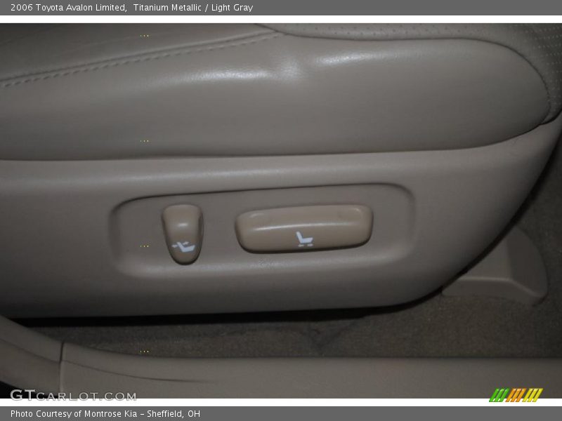 Titanium Metallic / Light Gray 2006 Toyota Avalon Limited