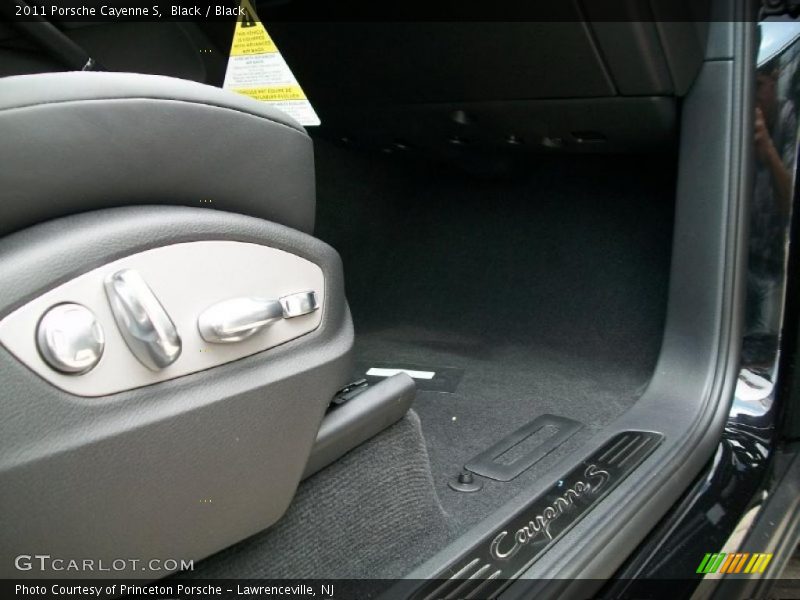Black / Black 2011 Porsche Cayenne S