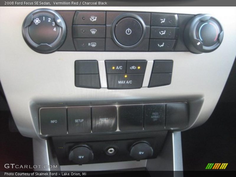 Vermillion Red / Charcoal Black 2008 Ford Focus SE Sedan