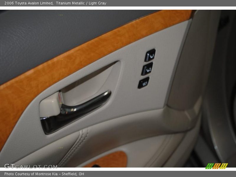 Titanium Metallic / Light Gray 2006 Toyota Avalon Limited