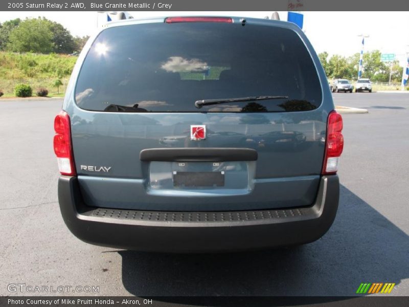 Blue Granite Metallic / Grey 2005 Saturn Relay 2 AWD