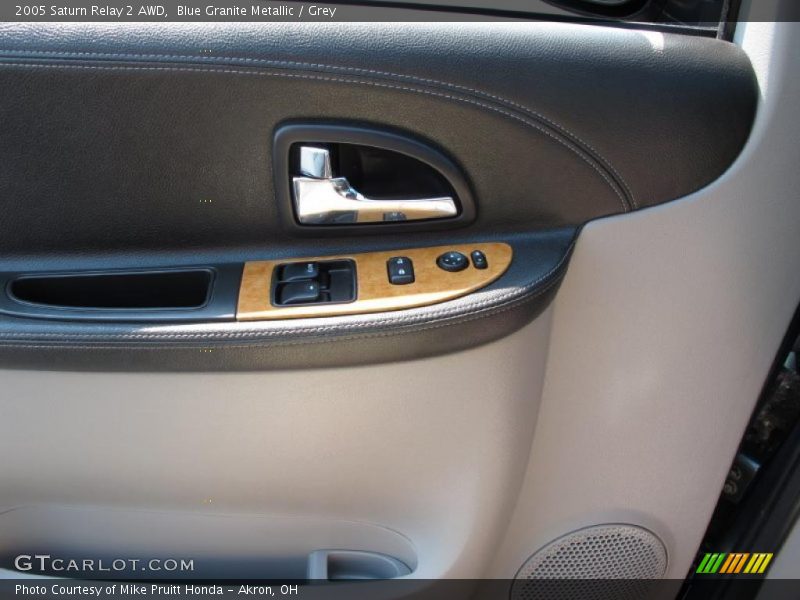 Blue Granite Metallic / Grey 2005 Saturn Relay 2 AWD