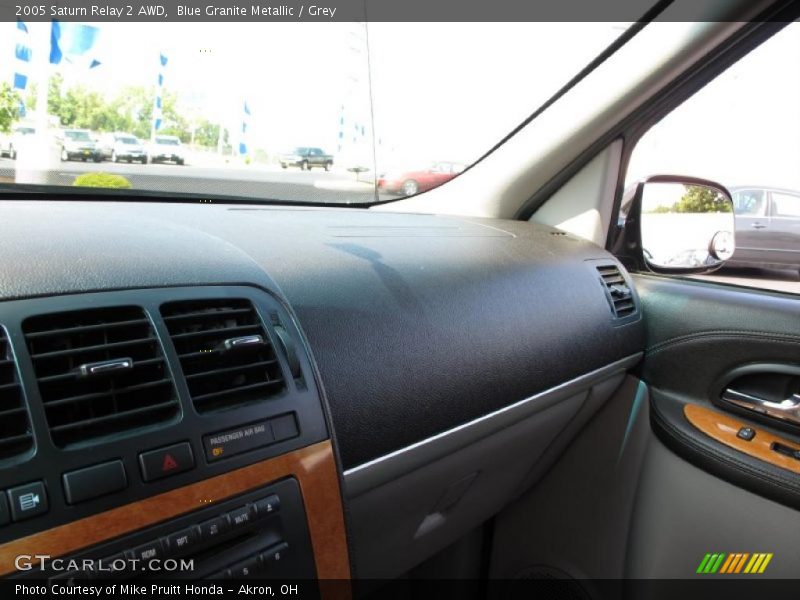 Blue Granite Metallic / Grey 2005 Saturn Relay 2 AWD