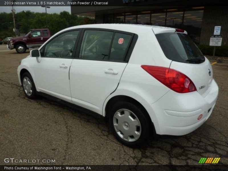 Fresh Powder / Charcoal 2009 Nissan Versa 1.8 S Hatchback