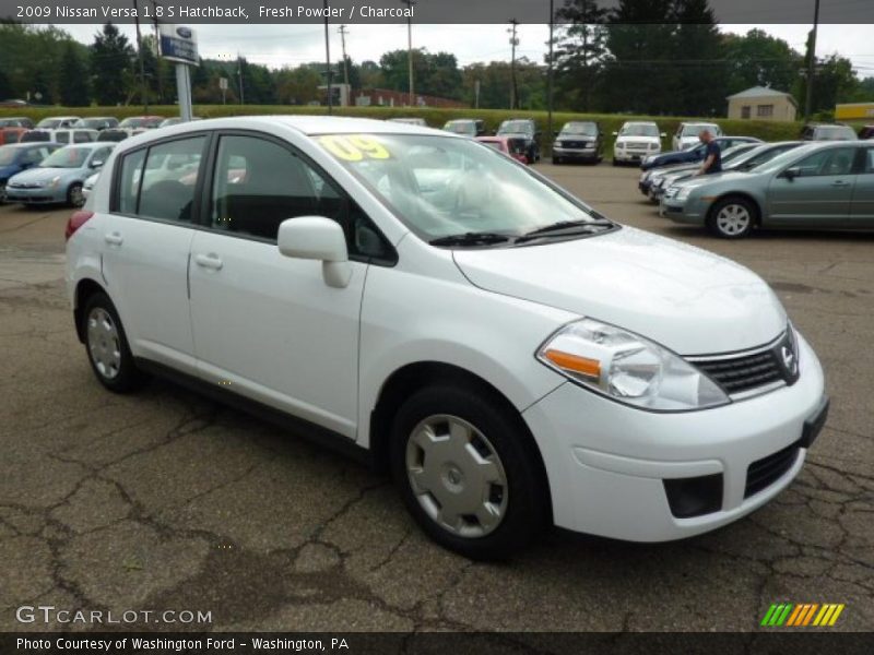Fresh Powder / Charcoal 2009 Nissan Versa 1.8 S Hatchback
