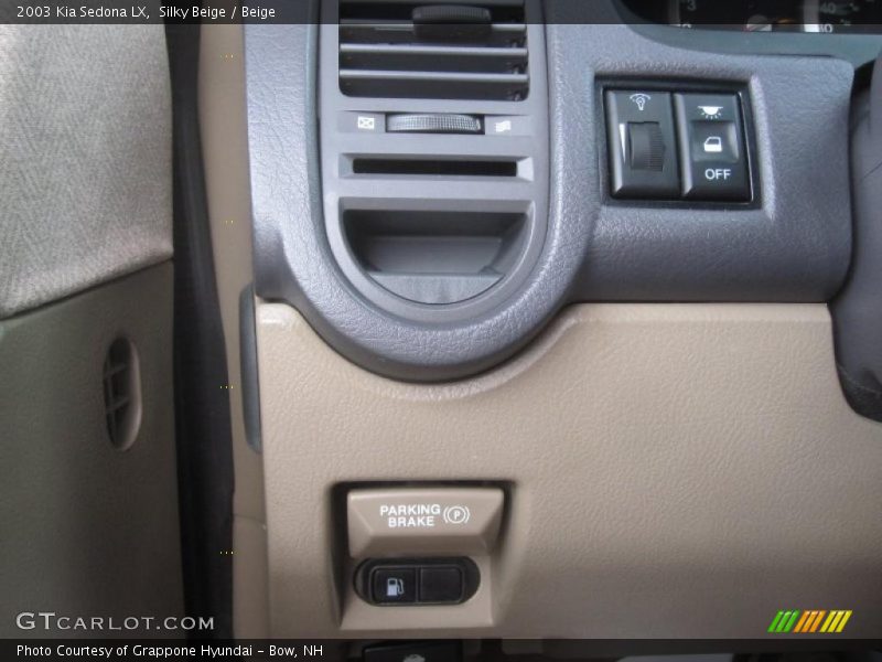 Silky Beige / Beige 2003 Kia Sedona LX