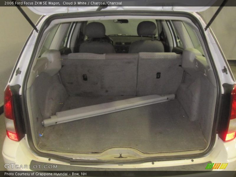 Cloud 9 White / Charcoal/Charcoal 2006 Ford Focus ZXW SE Wagon