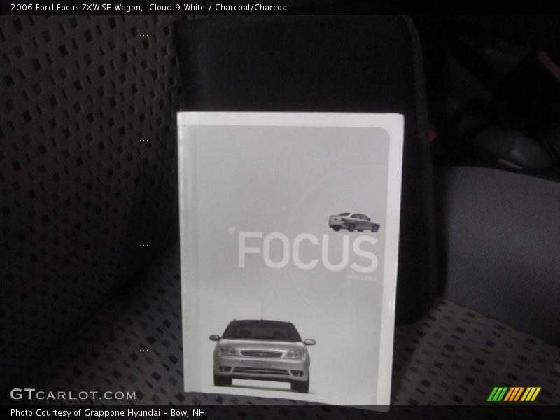 Cloud 9 White / Charcoal/Charcoal 2006 Ford Focus ZXW SE Wagon