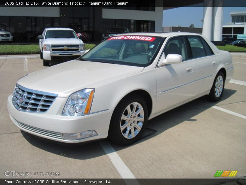 White Diamond Tricoat / Titanium/Dark Titanium 2009 Cadillac DTS