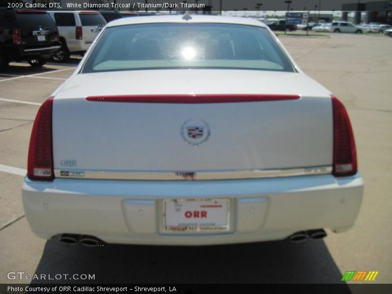 White Diamond Tricoat / Titanium/Dark Titanium 2009 Cadillac DTS