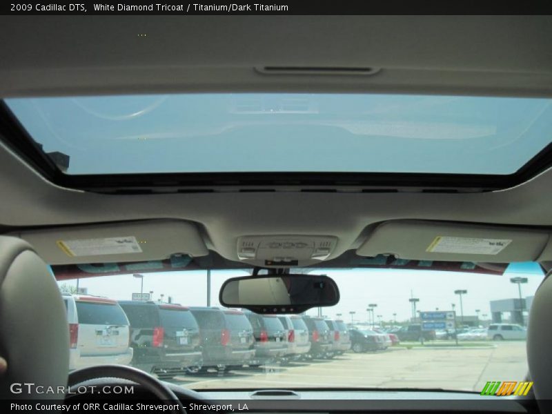 White Diamond Tricoat / Titanium/Dark Titanium 2009 Cadillac DTS