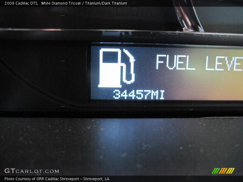 White Diamond Tricoat / Titanium/Dark Titanium 2009 Cadillac DTS