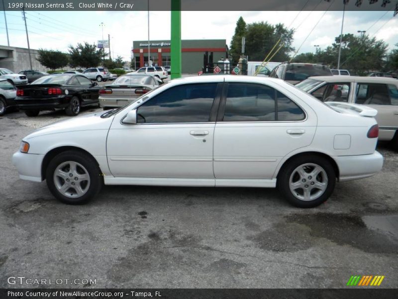Cloud White / Gray 1998 Nissan Sentra SE