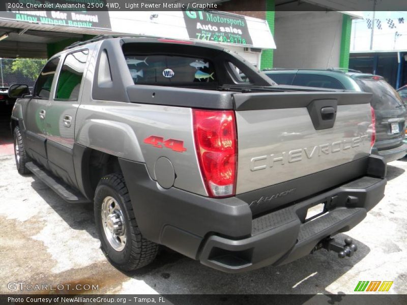 Light Pewter Metallic / Graphite 2002 Chevrolet Avalanche 2500 4WD
