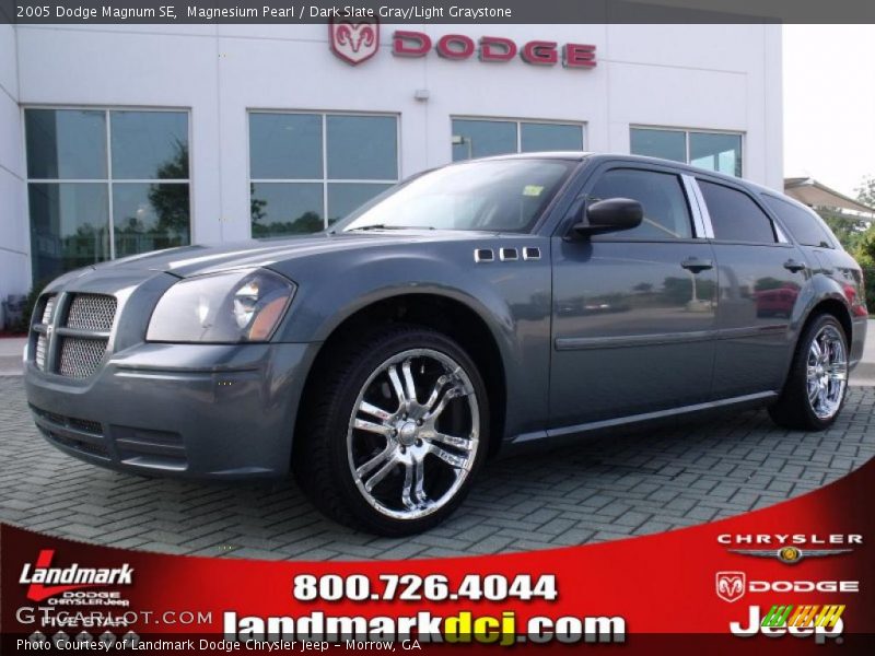 Magnesium Pearl / Dark Slate Gray/Light Graystone 2005 Dodge Magnum SE