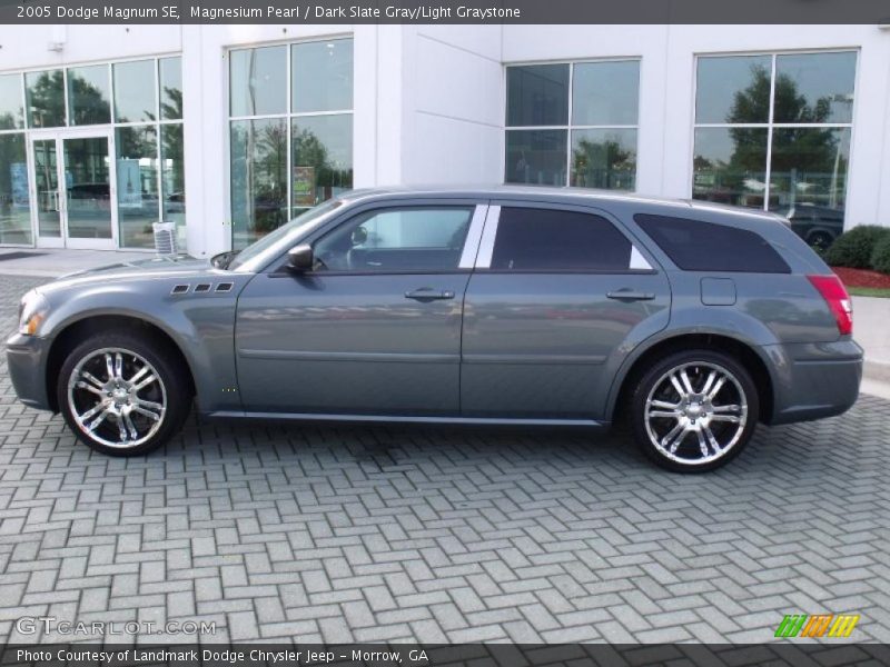 Magnesium Pearl / Dark Slate Gray/Light Graystone 2005 Dodge Magnum SE