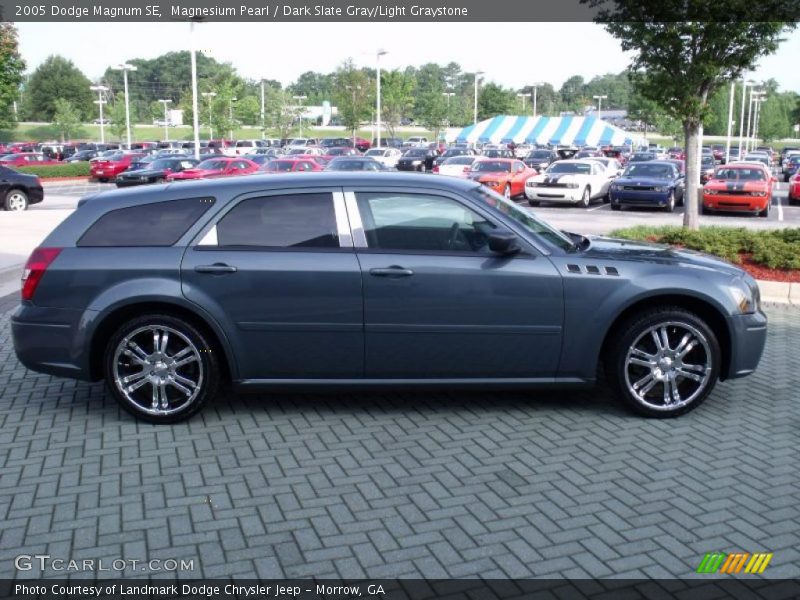 Magnesium Pearl / Dark Slate Gray/Light Graystone 2005 Dodge Magnum SE