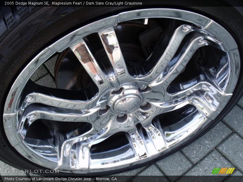 Magnesium Pearl / Dark Slate Gray/Light Graystone 2005 Dodge Magnum SE