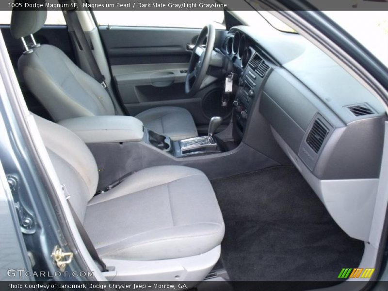 Magnesium Pearl / Dark Slate Gray/Light Graystone 2005 Dodge Magnum SE