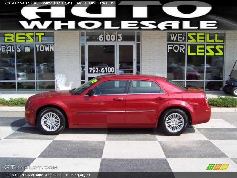 Inferno Red Crystal Pearl / Dark Slate Gray 2009 Chrysler 300