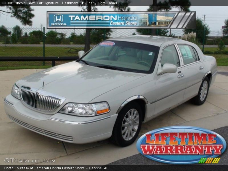 Cashmere Tri-Coat / Light Camel 2006 Lincoln Town Car Signature