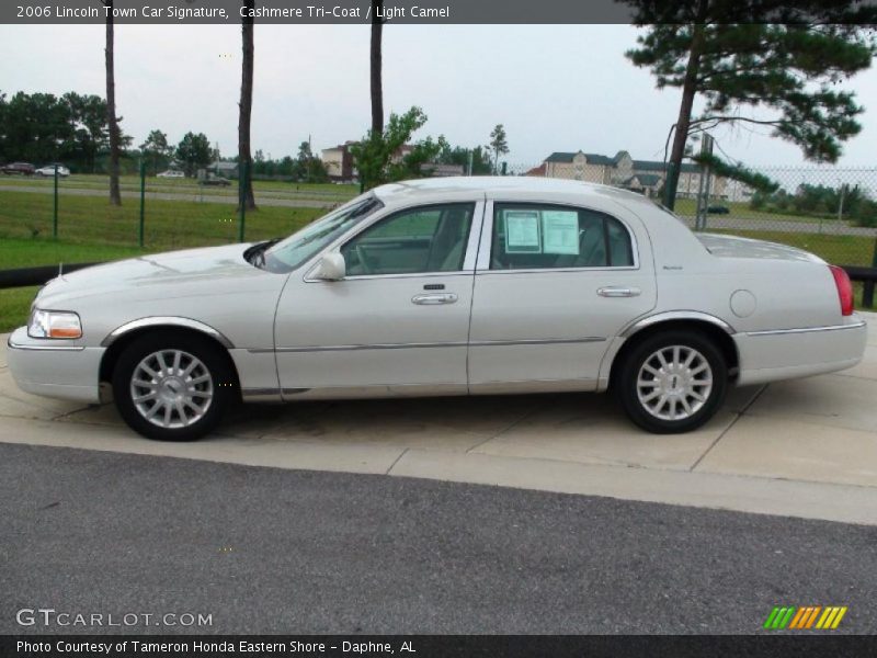 Cashmere Tri-Coat / Light Camel 2006 Lincoln Town Car Signature