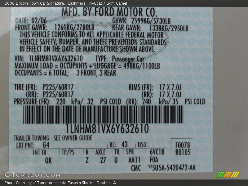 Cashmere Tri-Coat / Light Camel 2006 Lincoln Town Car Signature