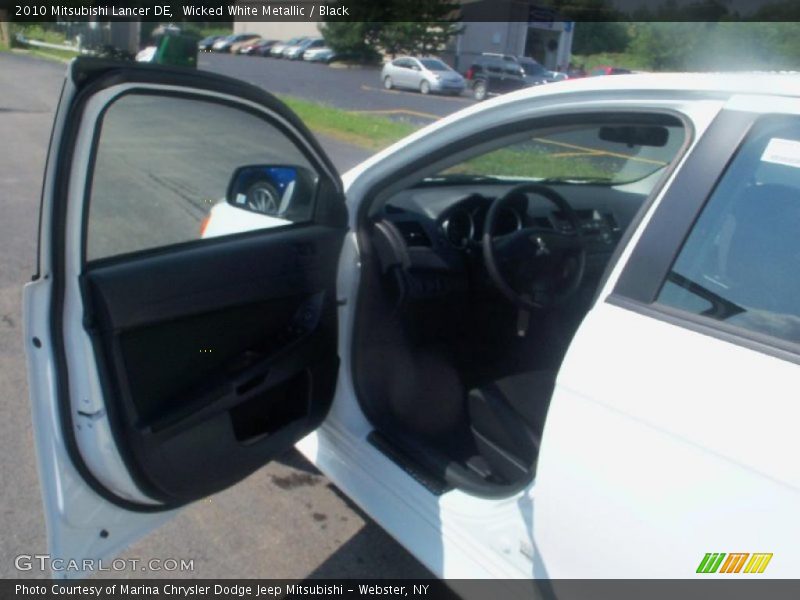 Wicked White Metallic / Black 2010 Mitsubishi Lancer DE