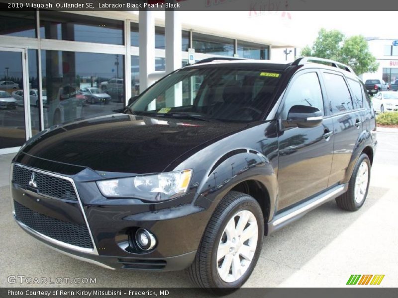 Labrador Black Pearl / Black 2010 Mitsubishi Outlander SE