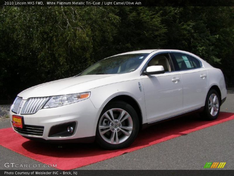 White Platinum Metallic Tri-Coat / Light Camel/Olive Ash 2010 Lincoln MKS FWD