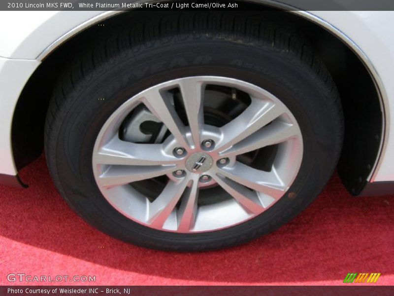 White Platinum Metallic Tri-Coat / Light Camel/Olive Ash 2010 Lincoln MKS FWD