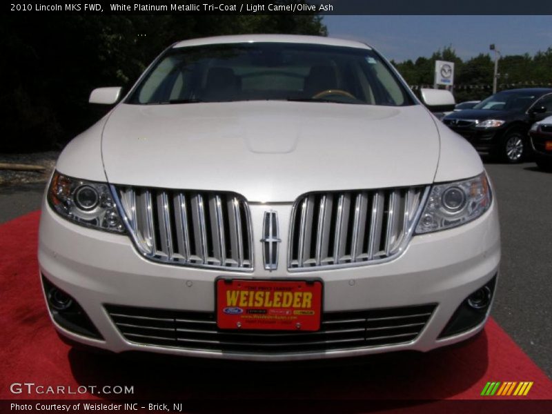 White Platinum Metallic Tri-Coat / Light Camel/Olive Ash 2010 Lincoln MKS FWD