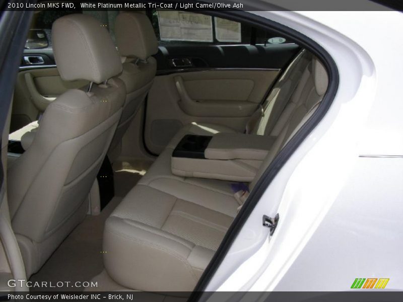 White Platinum Metallic Tri-Coat / Light Camel/Olive Ash 2010 Lincoln MKS FWD