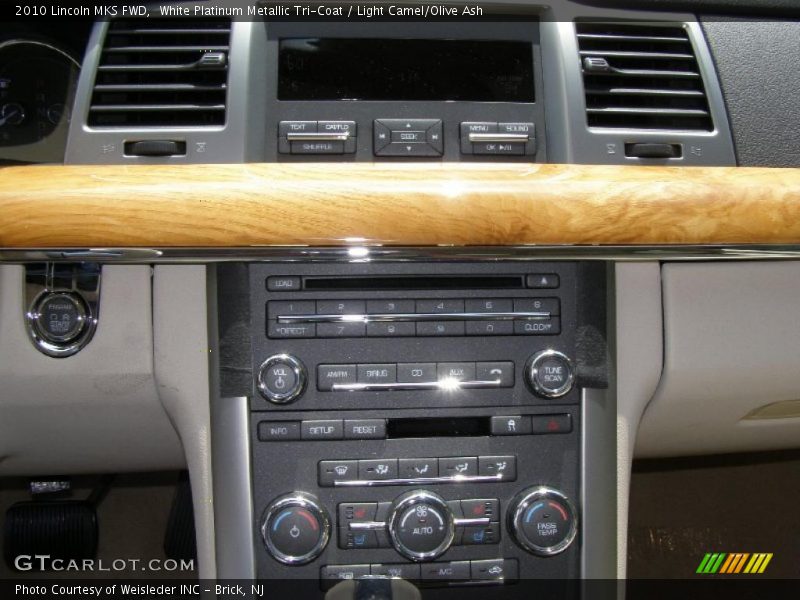 White Platinum Metallic Tri-Coat / Light Camel/Olive Ash 2010 Lincoln MKS FWD