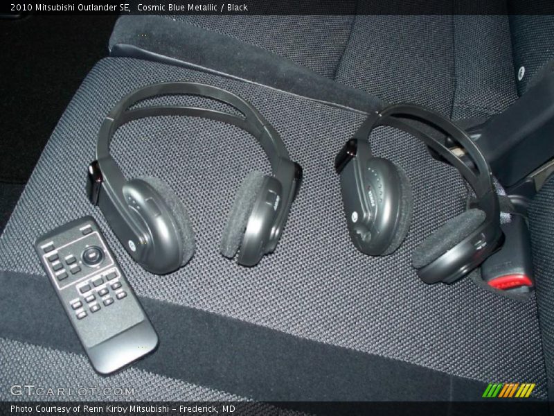 Cosmic Blue Metallic / Black 2010 Mitsubishi Outlander SE