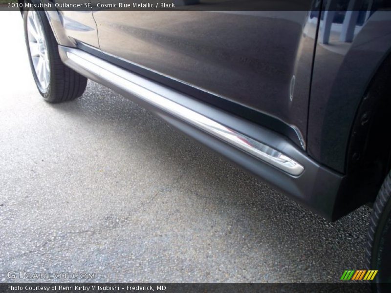 Cosmic Blue Metallic / Black 2010 Mitsubishi Outlander SE