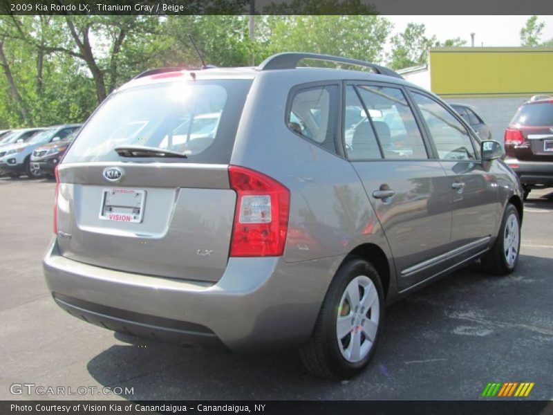 Titanium Gray / Beige 2009 Kia Rondo LX