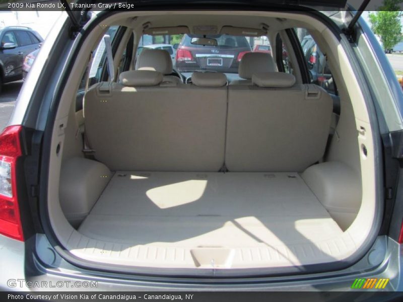 Titanium Gray / Beige 2009 Kia Rondo LX