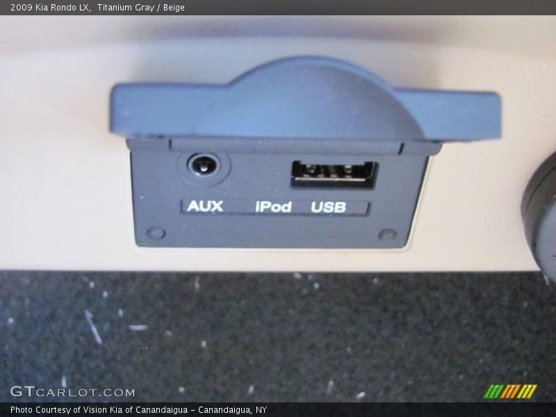 Titanium Gray / Beige 2009 Kia Rondo LX