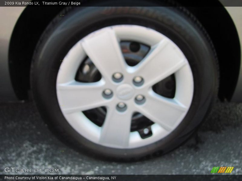 Titanium Gray / Beige 2009 Kia Rondo LX