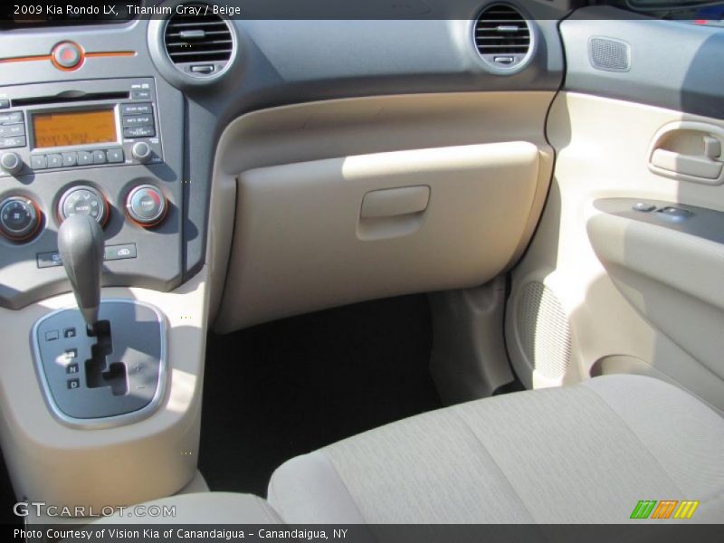 Titanium Gray / Beige 2009 Kia Rondo LX
