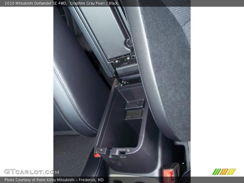 Graphite Gray Pearl / Black 2010 Mitsubishi Outlander SE 4WD