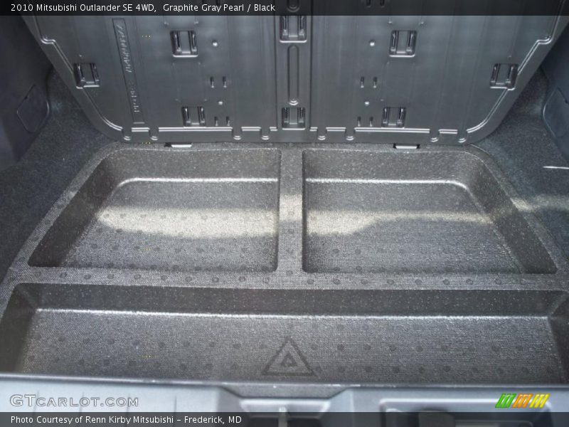Graphite Gray Pearl / Black 2010 Mitsubishi Outlander SE 4WD