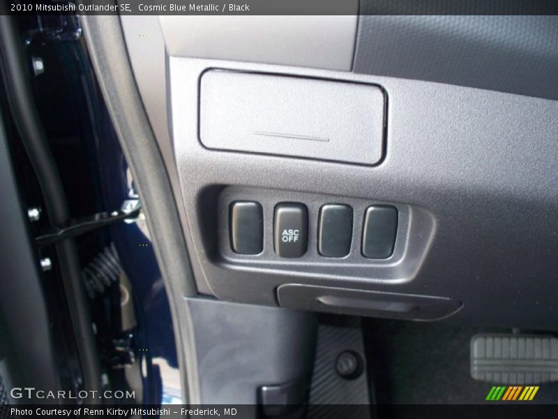 Cosmic Blue Metallic / Black 2010 Mitsubishi Outlander SE