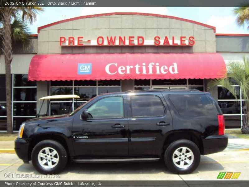Onyx Black / Light Titanium 2009 GMC Yukon SLE