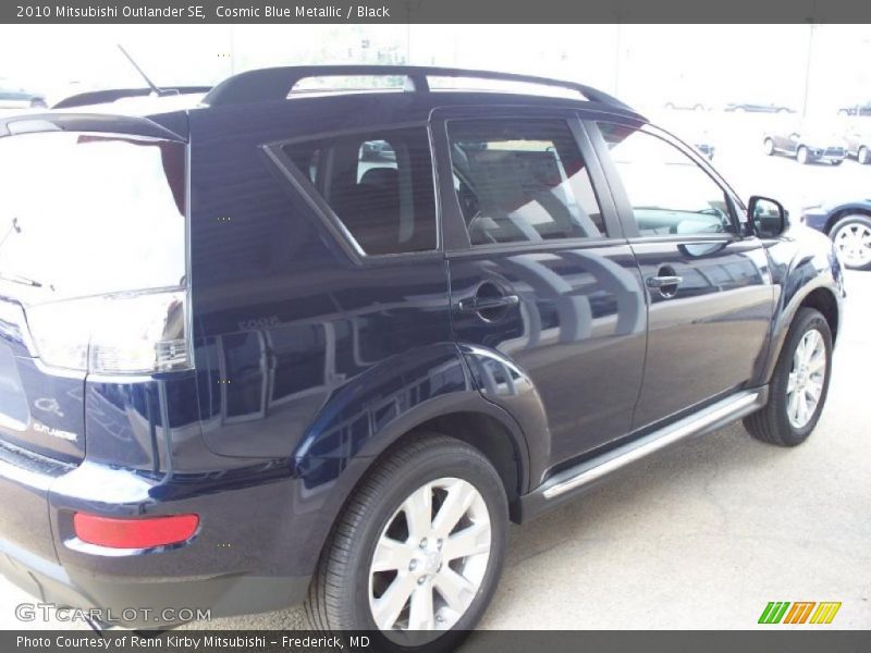 Cosmic Blue Metallic / Black 2010 Mitsubishi Outlander SE