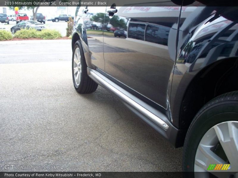 Cosmic Blue Metallic / Black 2010 Mitsubishi Outlander SE